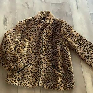 Vintage leopard print coat by: WhitE Stag size L (12/14). EXCELLENT CONDITION